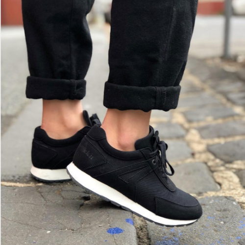 Low Seed Runner - Black